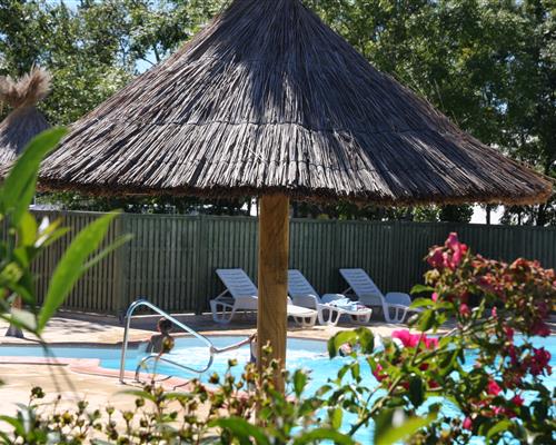 Heated pool with sunbed in Rhuys Peninsula 