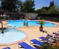 Heated pool at les Genêts campsite