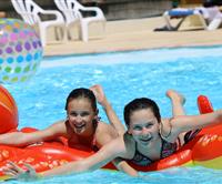 A swimming-pool & lots of friendship in les Genêts campsite